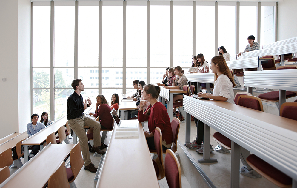 COME TO HUFS, MEET THE WORLD